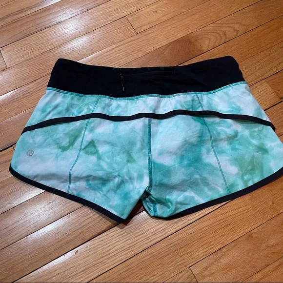 Lululemon Run Speed Athletic Shorts Space Dye White Blue Tropics Women’s Size 6